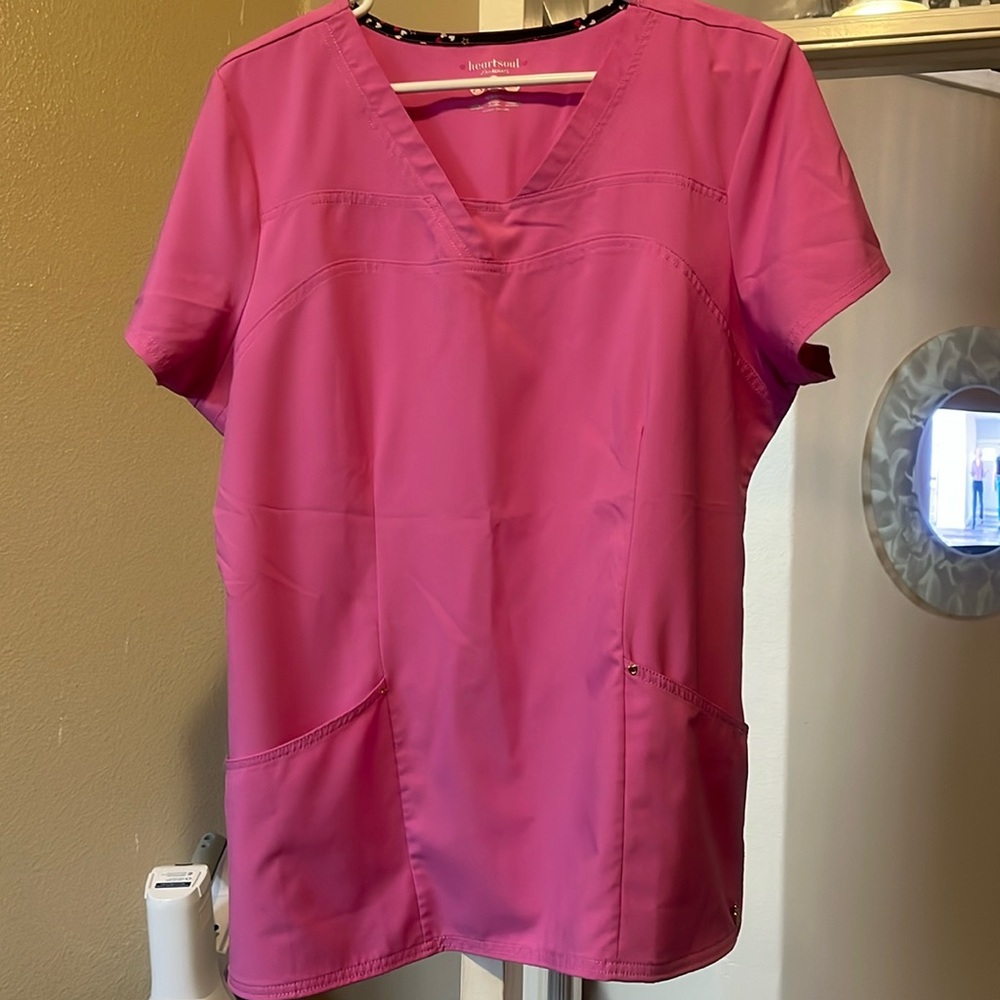 Women’s heart and soul scrub top